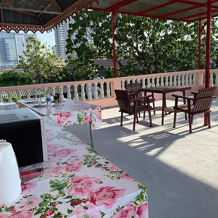 Gaiwandhanat Homestay Bangkok Exterior photo