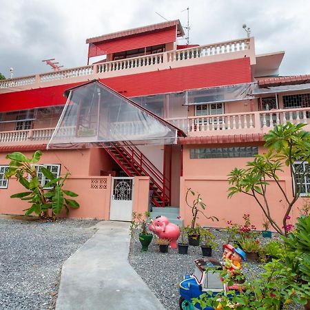 Gaiwandhanat Homestay Bangkok Exterior photo