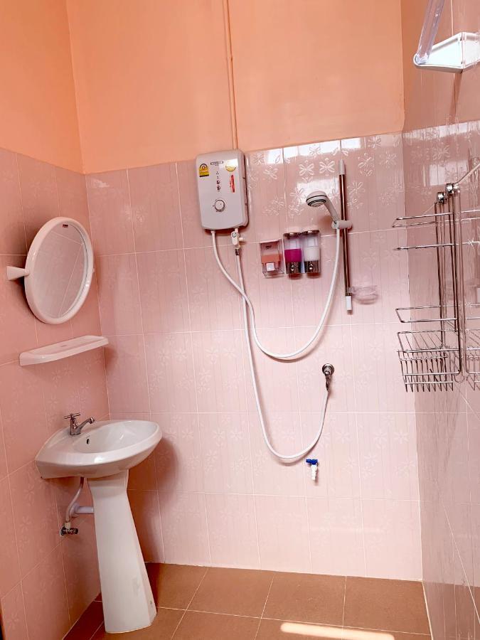 Gaiwandhanat Homestay Bangkok Exterior photo