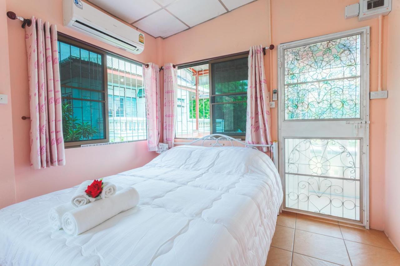 Gaiwandhanat Homestay Bangkok Exterior photo