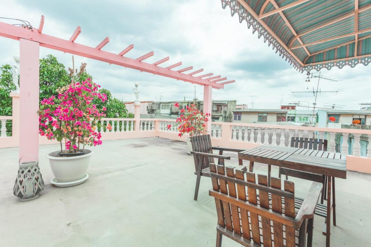 Gaiwandhanat Homestay Bangkok Exterior photo
